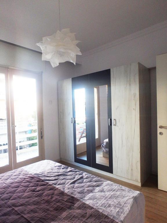 Holiday Apartment Sombrero Néa Péramos Eksteriør billede