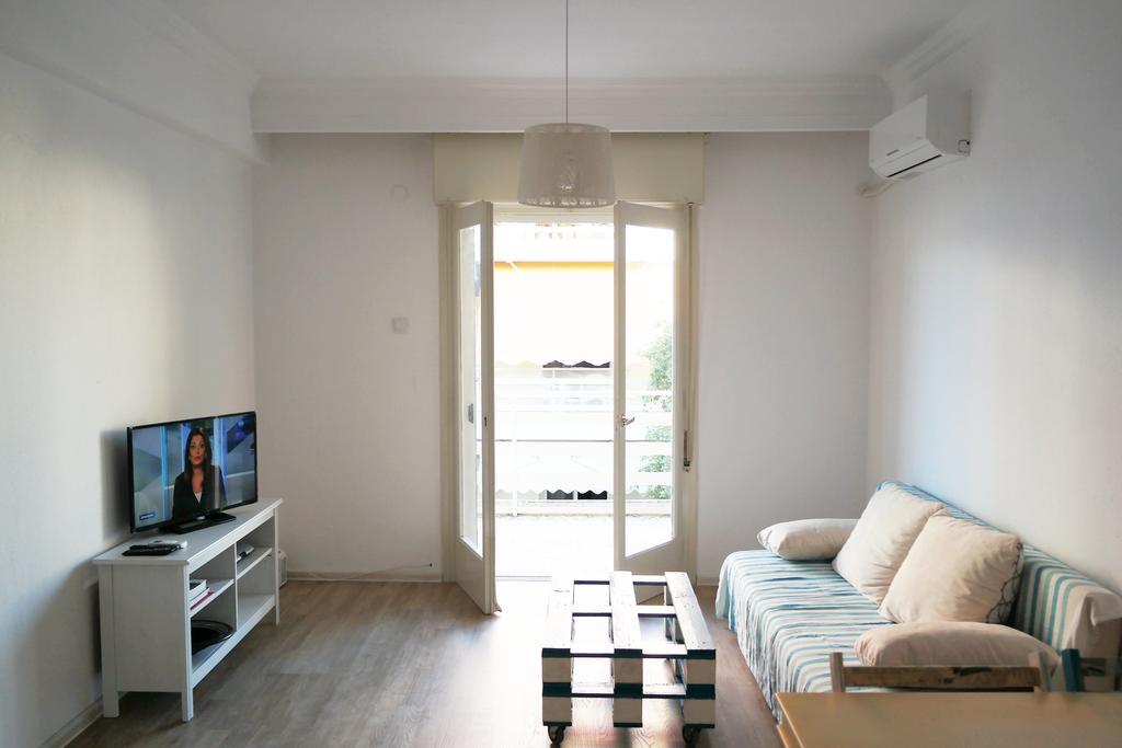 Holiday Apartment Sombrero Néa Péramos Eksteriør billede