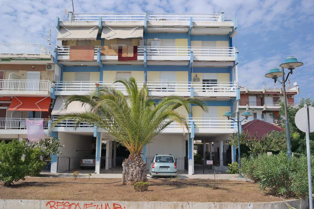 Holiday Apartment Sombrero Néa Péramos Eksteriør billede