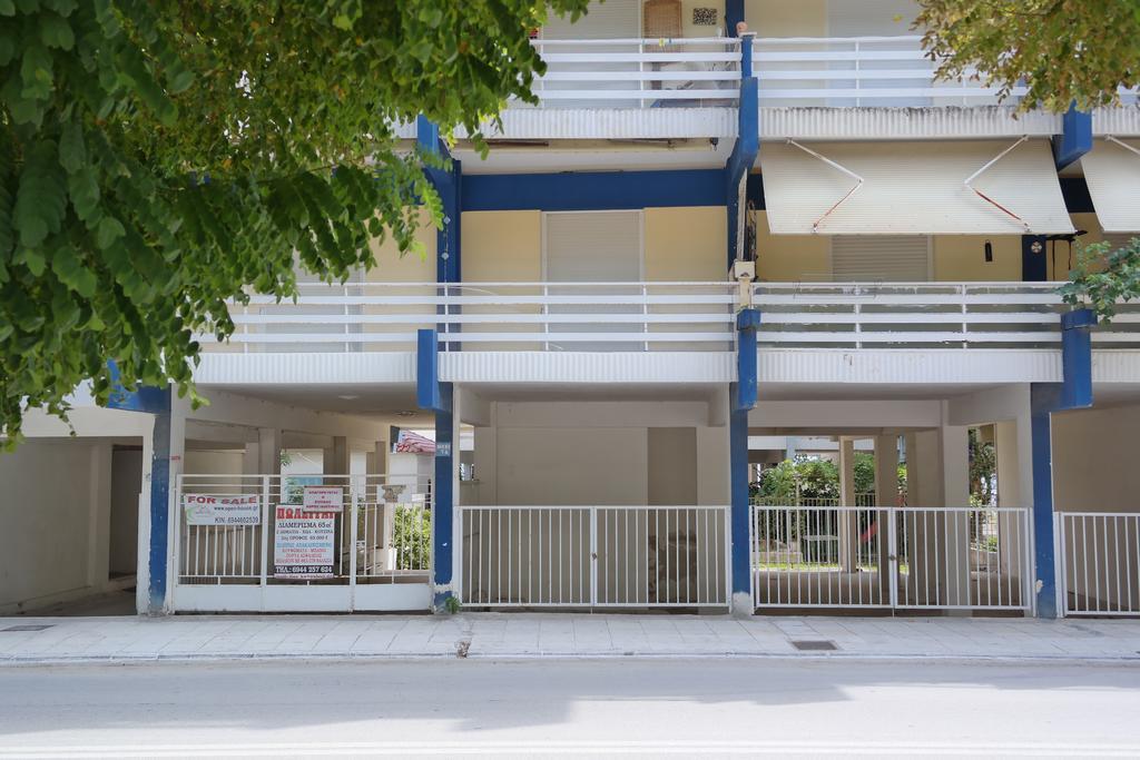 Holiday Apartment Sombrero Néa Péramos Eksteriør billede